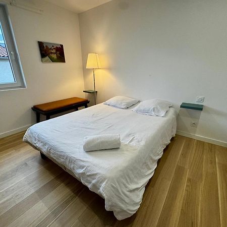 Chambre Privee Climatisee Avec Salle De Bains Partagee-Le Sapin Genay (Rhone) מראה חיצוני תמונה
