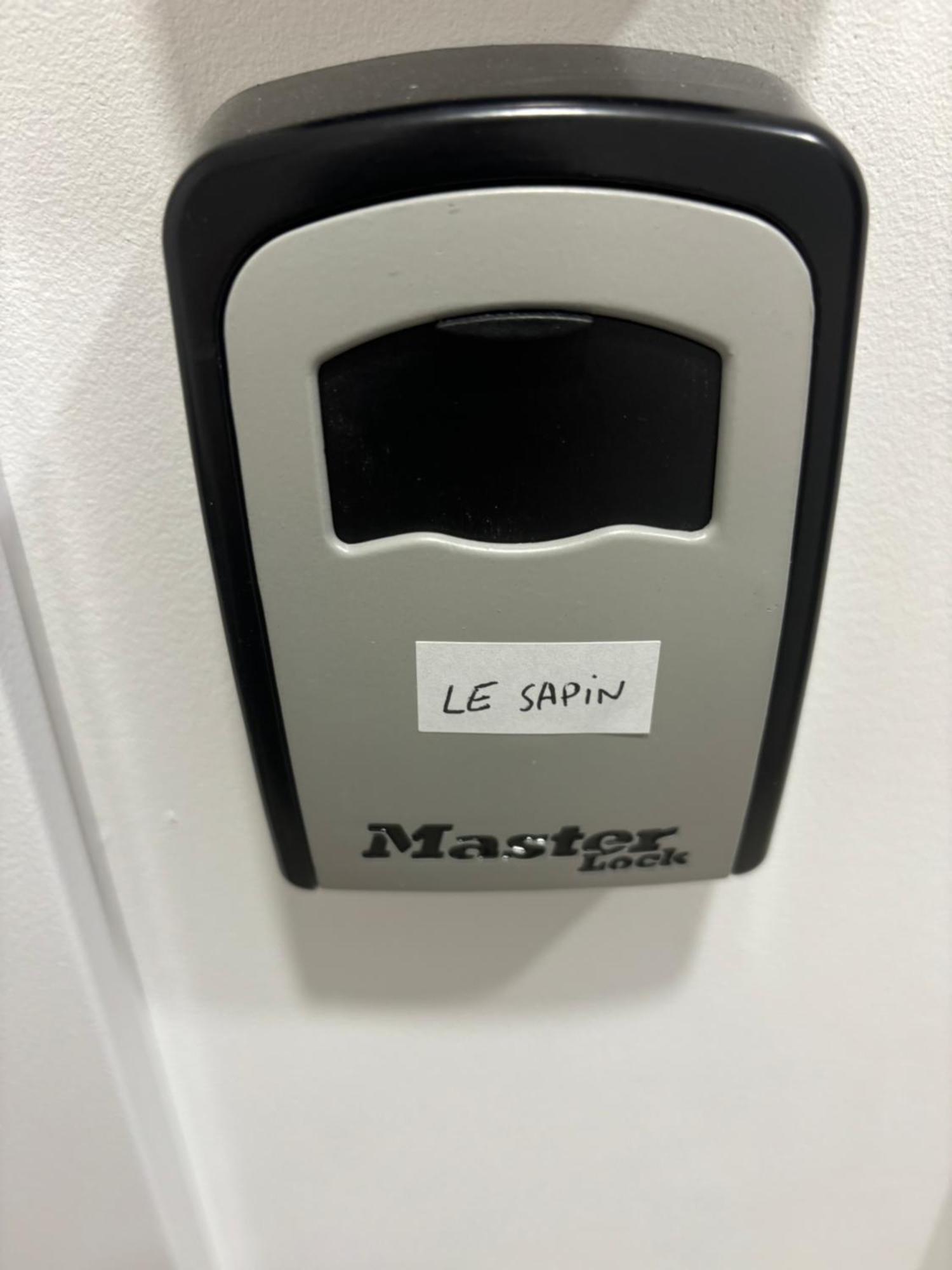 Chambre Privee Climatisee Avec Salle De Bains Partagee-Le Sapin Genay (Rhone) מראה חיצוני תמונה